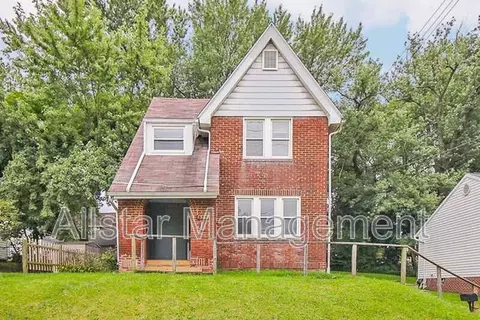1562 Huguelet St, Akron, OH 44305