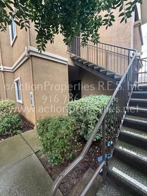 501 Gibson Dr, Roseville, CA 95678