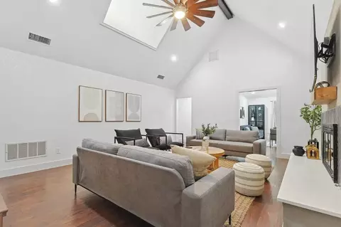 vista glen ln, Carrollton, TX 75007
