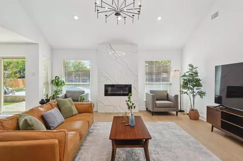 castle ct, Irving, TX 75038