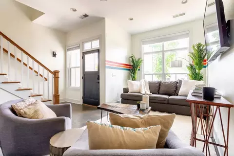 e trinity ln, Nashville, TN 37207