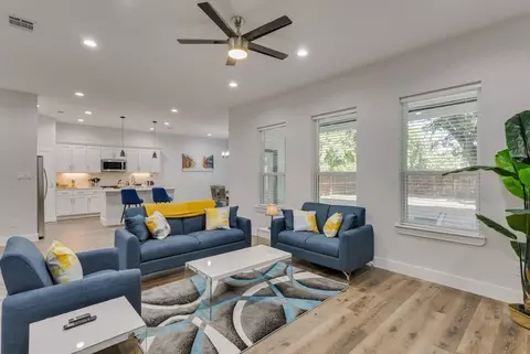 tram dr, Dallas, TX 75212