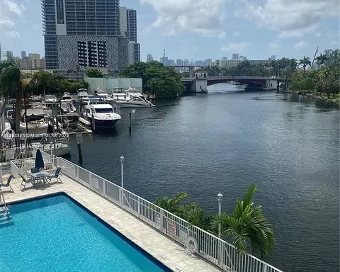1720 NW North River Dr, Miami, FL 33125