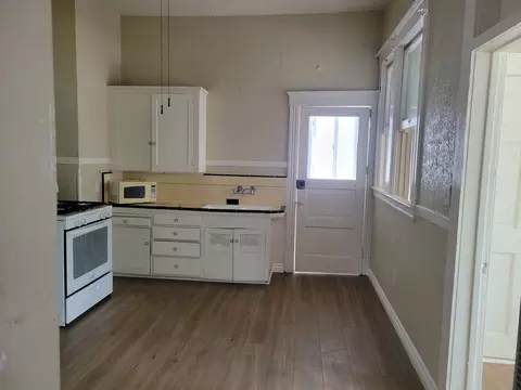 4024 5th St #1R, Riverside, CA 92501