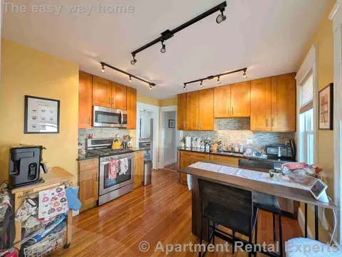 430 Main St #3, Medford, MA 02155