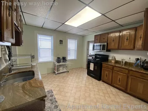 15 5th St #3, Medford, MA 02155