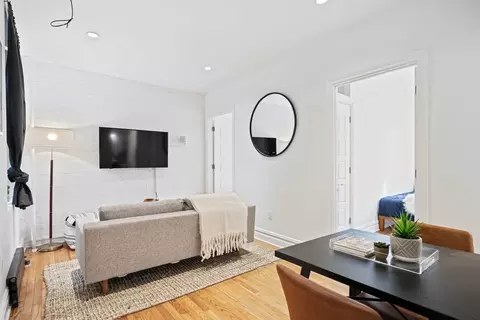 greenpoint ave, New York, NY 11222