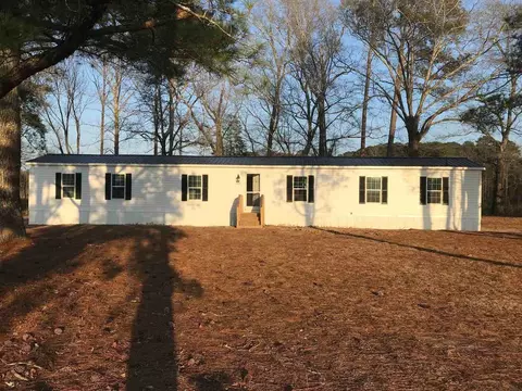 5027 Bullock St, Fayetteville, NC 28301