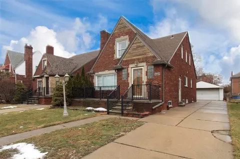 7652 W Morrow Cir, Dearborn, MI 48126
