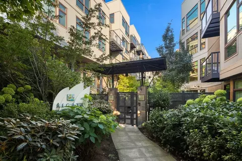 1700 N Northlake Way #303, Seattle, WA 98103