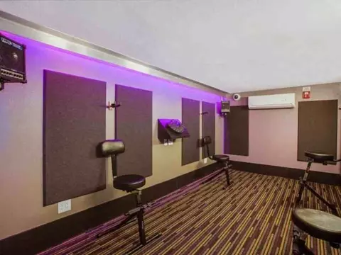 1745 Wilcox Ave, Los Angeles, CA 90028