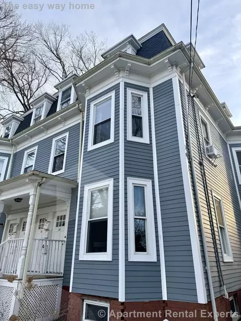 14 Tufts St #3, Cambridge, MA 02139