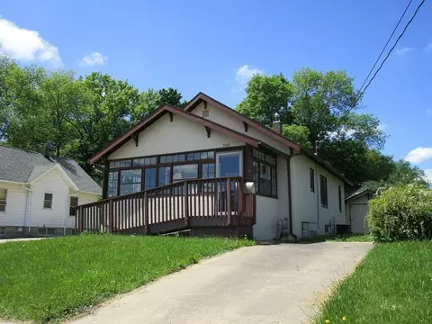 2221 Main St, Cedar Falls, IA 50613