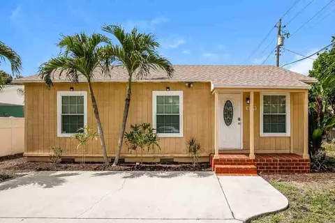 1249 16th Ave N, Lake Worth, FL 33460