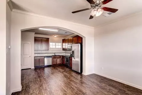 405 Winterfield Dr #203, Hutto, TX 78634