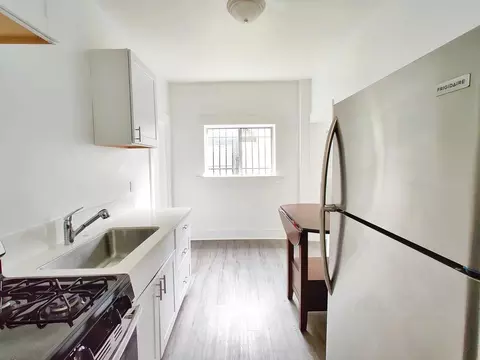 2255 W 14th St #301, Los Angeles, CA 90006