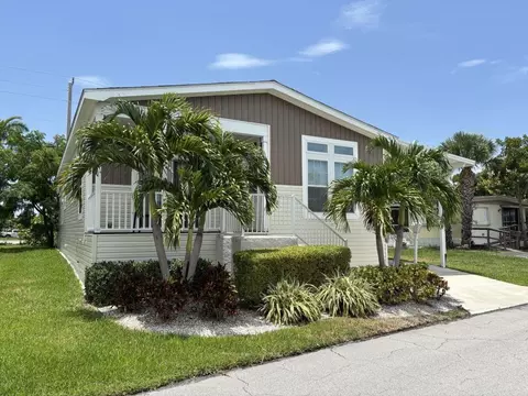 7454 44th Trl N #554, Riviera Beach, FL 33404