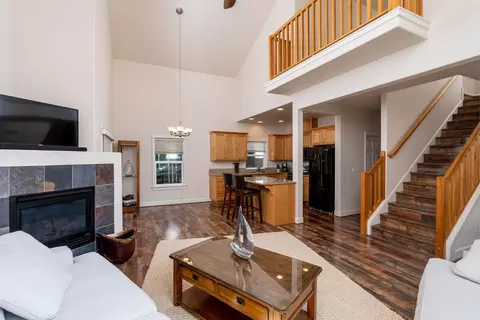 1076 NE Parkview Ct #NA, Bend, OR 97701