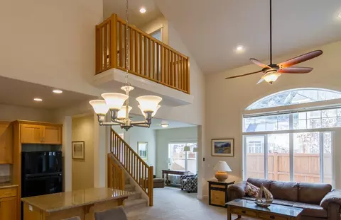 1076 NE Parkview Ct #NA, Bend, OR 97701