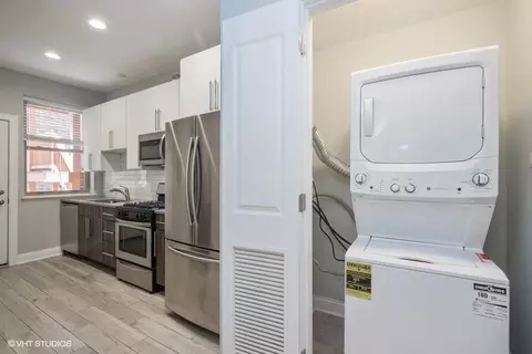 635 E 49th St #3, Chicago, IL 60615