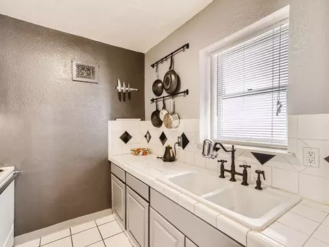 1137 N Sherman St, Denver, CO 80203