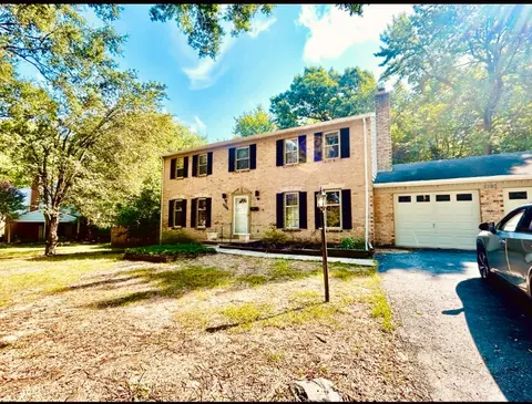 9015 Gettysburg Ln, College Park, MD 20740
