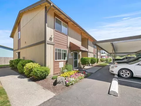 1023 74th St E, Midland, WA 98404