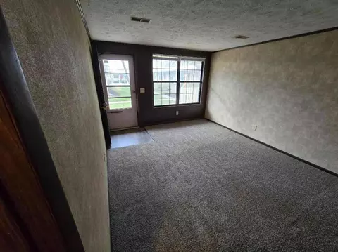 1637 Alameda Dr, Xenia, OH 45385