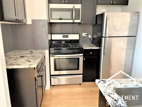 5610 N Western Ave #202, Chicago, IL 60659