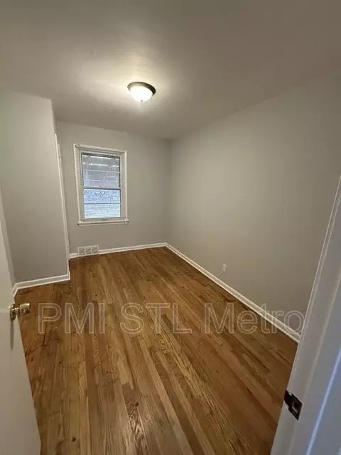 6812 Brower Ct, Berkeley, MO 63134 photo 5