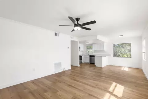 555 62nd St S, Saint Petersburg, FL 33707