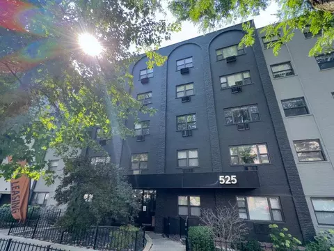 525 W Oakdale Ave #321, Chicago, IL 60657