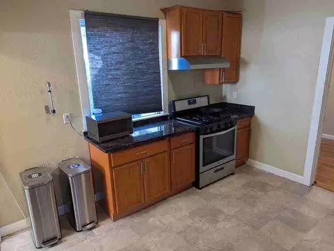 516 Lewis St #516, Oakland, CA 94607