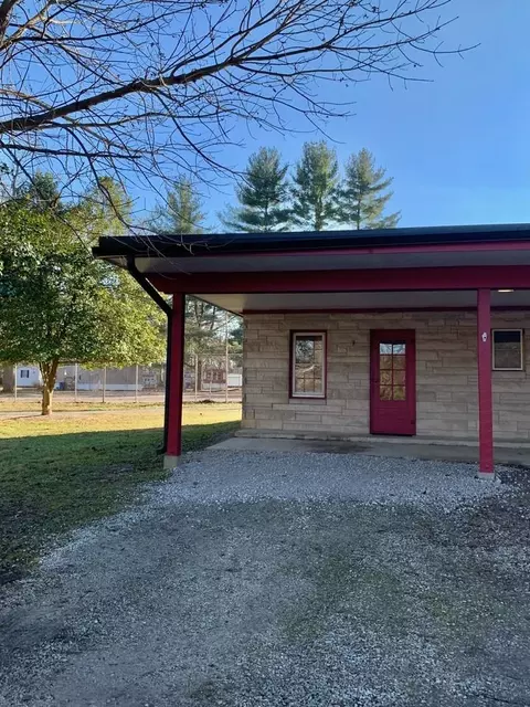 10223 Us Highway 40 #A, Terre Haute, IN 47803