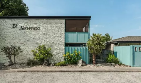 1808 W 35th St #2, Austin, TX 78703