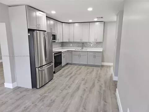 15180 NE 16th Ave, North Miami Beach, FL 33162