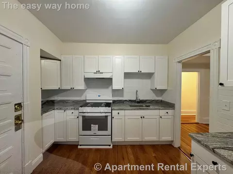 885 Massachusetts Ave #12A, Cambridge, MA 02139