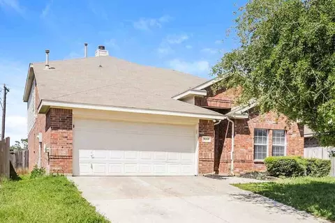 813 Loftin St, Crowley, TX 76036