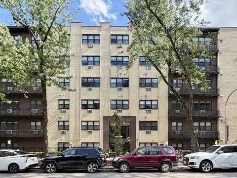 445 W Barry Ave #405, Chicago, IL 60657