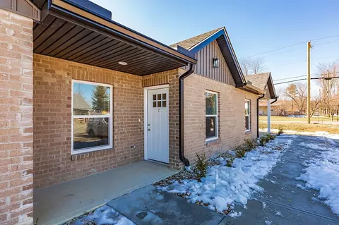 1900 Ellas Dr #5, Amelia, OH 45102