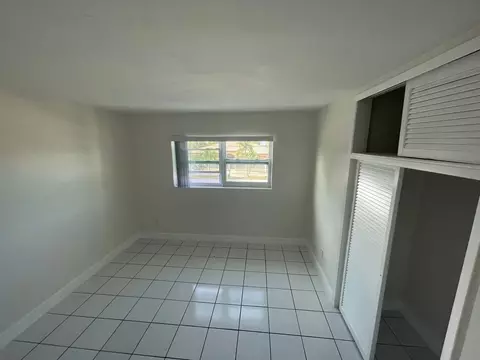 941 NE 170th St, North Miami Beach, FL 33162