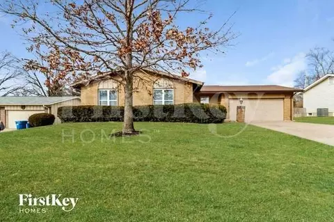 1013 Concordia Ln, Saint Charles, MO 63301