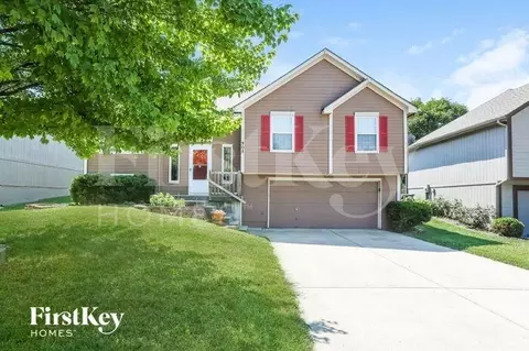 905 W Prairie St, Olathe, KS 66061