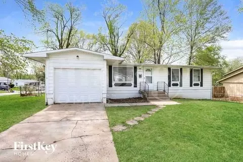 8609 Robandee Ln, Kansas City, MO 64138