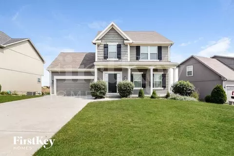 8944 NE Paw Paw Dr, Kansas City, MO 64157