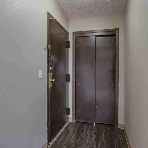 12240 Anne St #9, Omaha, NE 68137