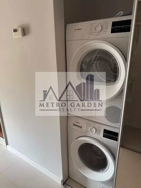 4 Chelsea Pl # 2B, Great Neck Plaza, NY 11021