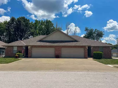 2947 W Swallow St, Springfield, MO 65810