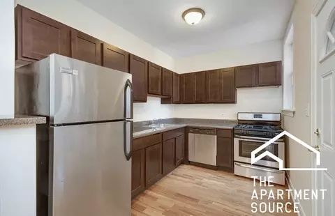 w cornelia ave, Chicago, IL 60657