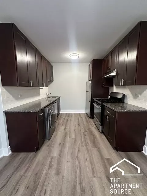 725 Saint Johns Ave #9, Highland Park, IL 60035